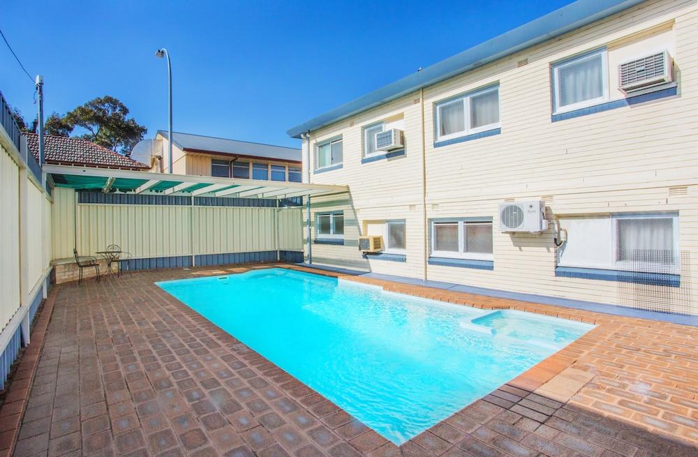 Cowra Motor Inn Exterior photo