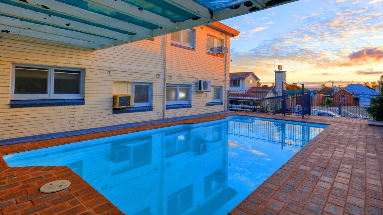 Cowra Motor Inn Exterior photo