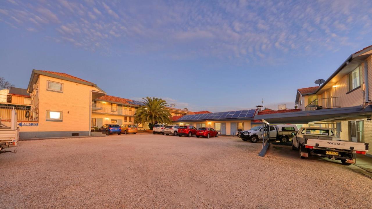 Cowra Motor Inn Exterior photo