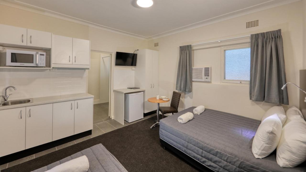 Cowra Motor Inn Exterior photo