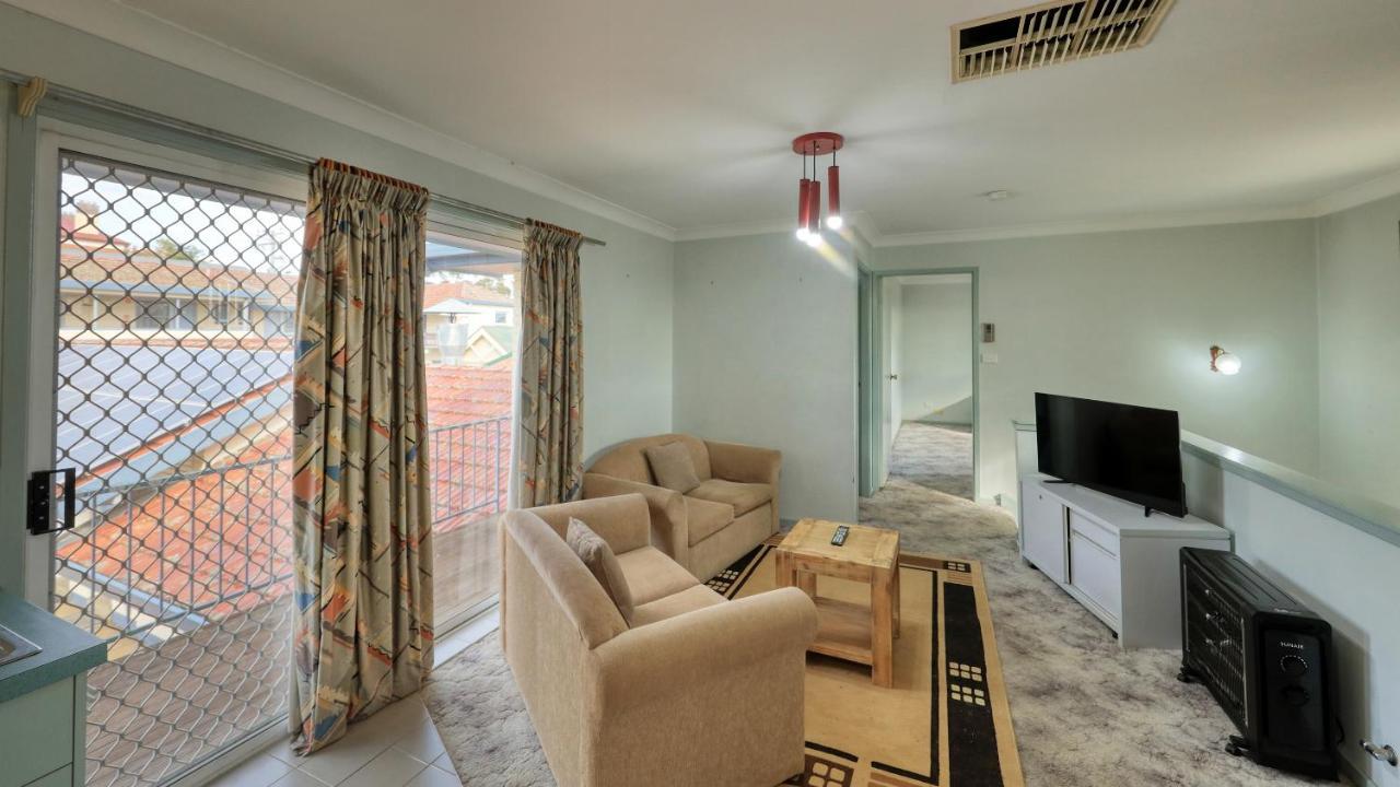 Cowra Motor Inn Exterior photo