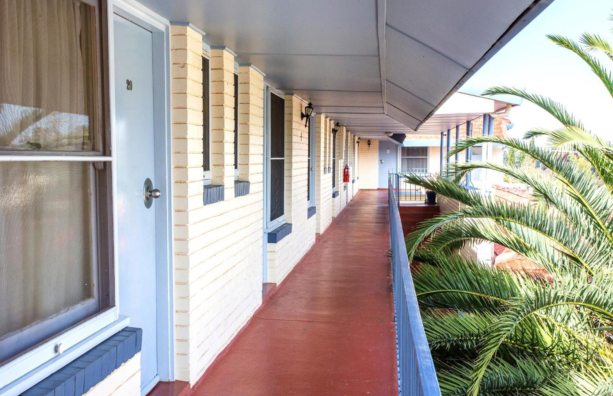 Cowra Motor Inn Exterior photo